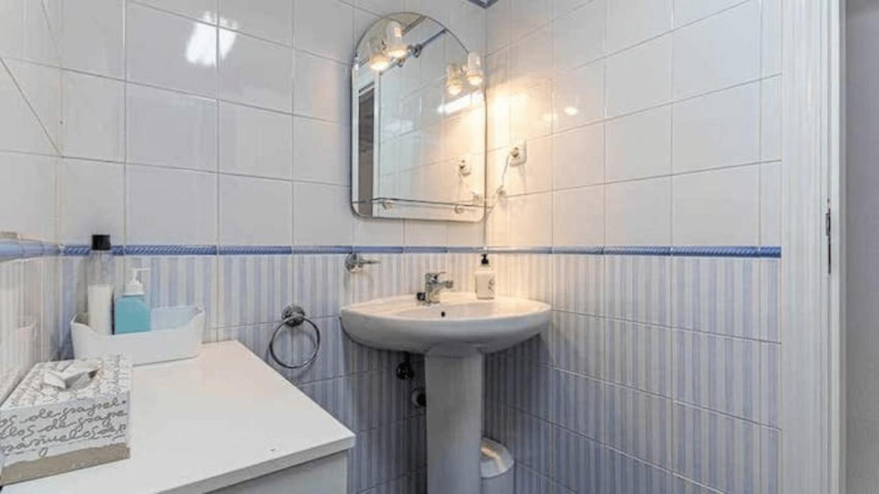797 Holiday Rentals - Piso Para 4 Con Amplia Terraza Al Jardin Y Al Mar Benalmadena Bagian luar foto