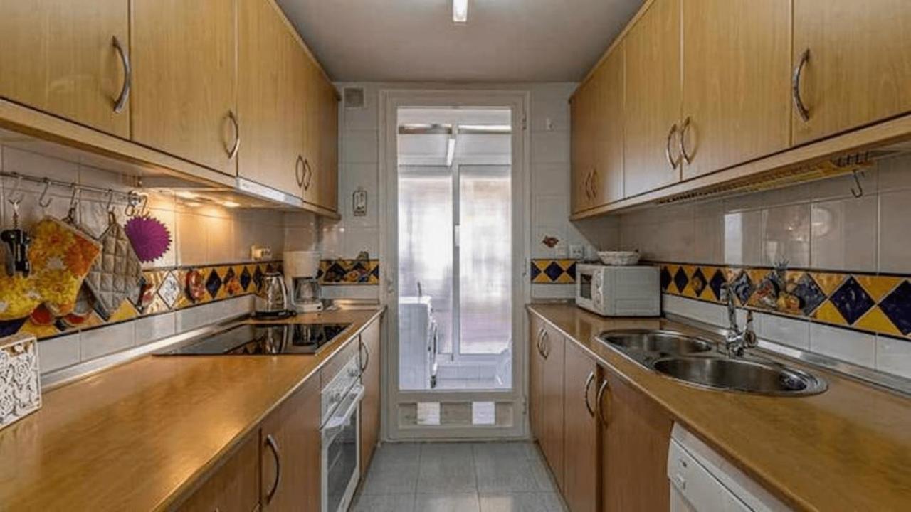 797 Holiday Rentals - Piso Para 4 Con Amplia Terraza Al Jardin Y Al Mar Benalmadena Bagian luar foto