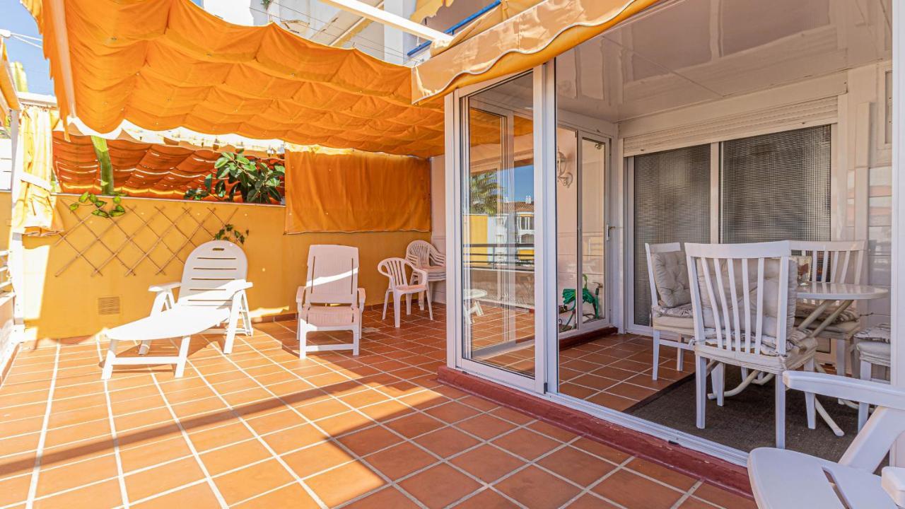 797 Holiday Rentals - Piso Para 4 Con Amplia Terraza Al Jardin Y Al Mar Benalmadena Bagian luar foto